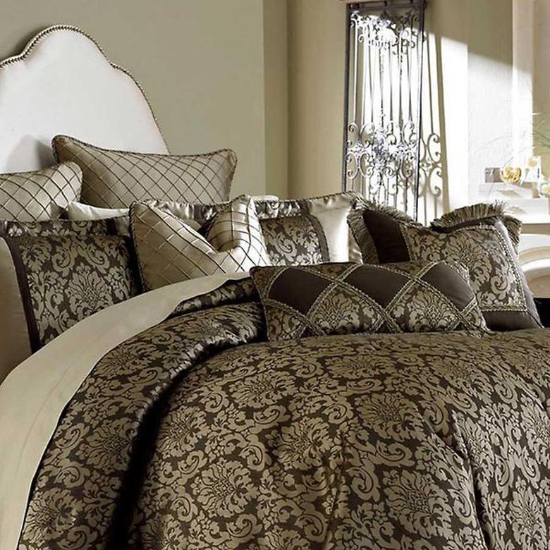 damask print bedding