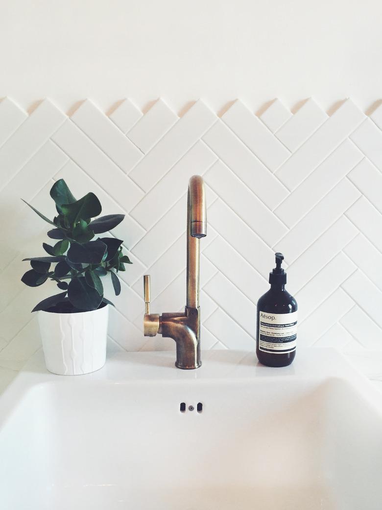 white backsplash