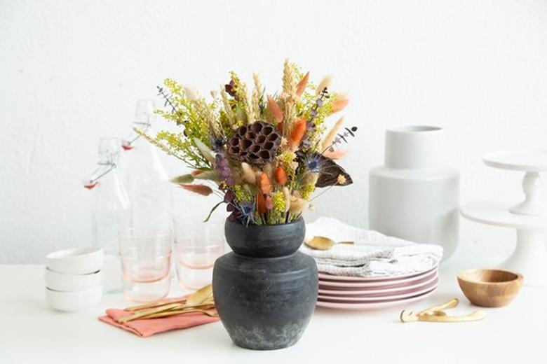 dried flower arrangement