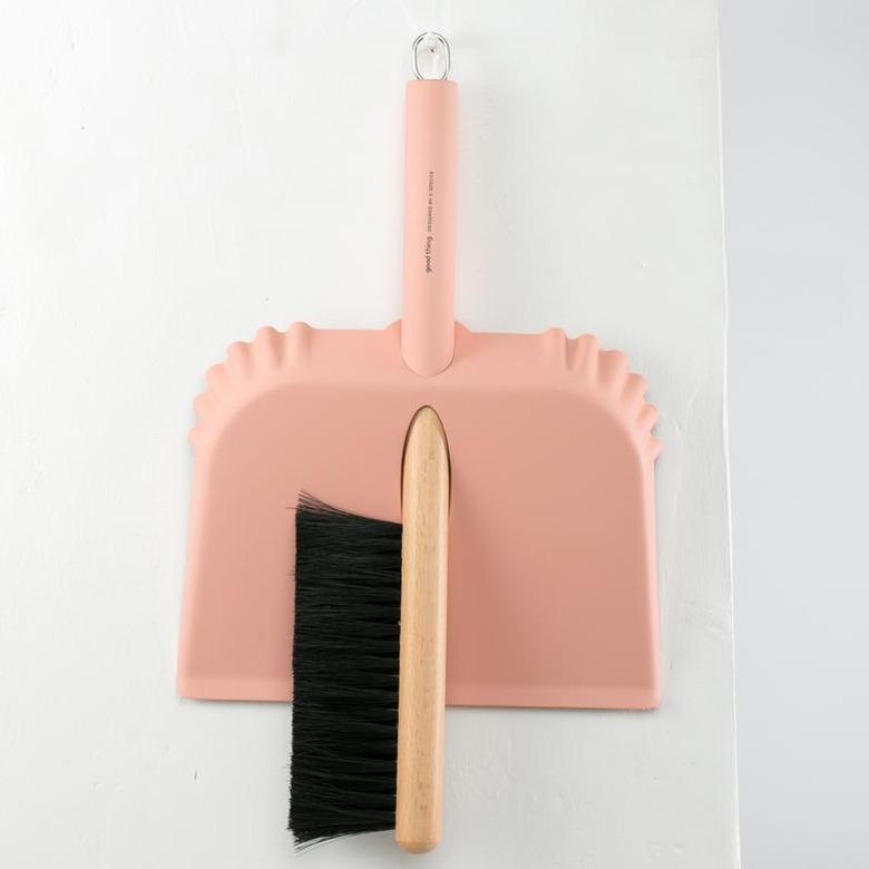 richman dustpan