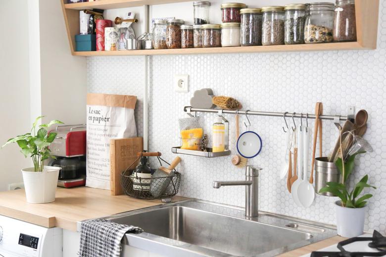 peel and stick faux tile backsplash in kitchen