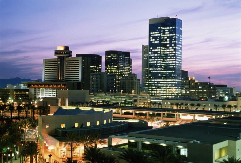 USA, Arizona, Phoenix, downtown skyline at dusk