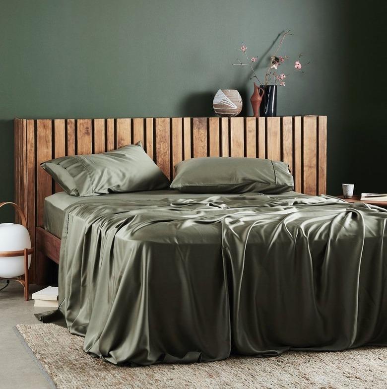 Ettitude Signature Sateen Sheet Set in Moss