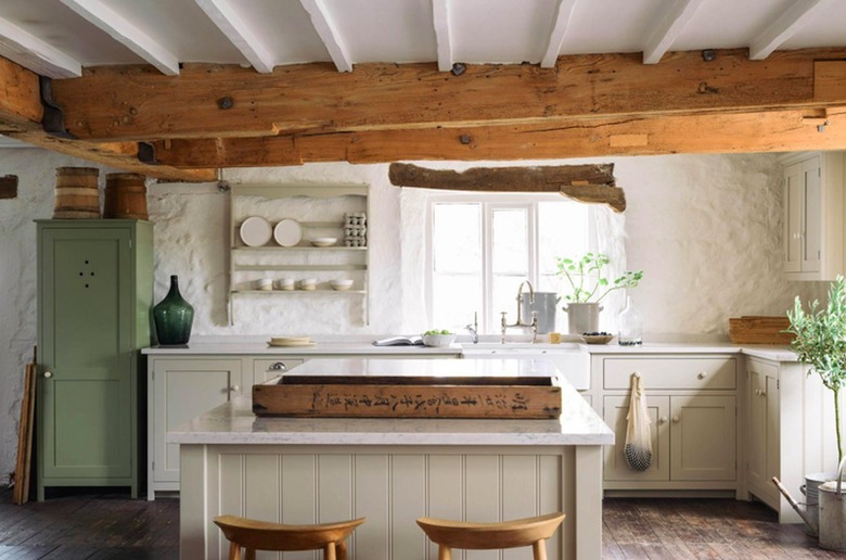 farmhouse kitchen by deVOL Kitchens