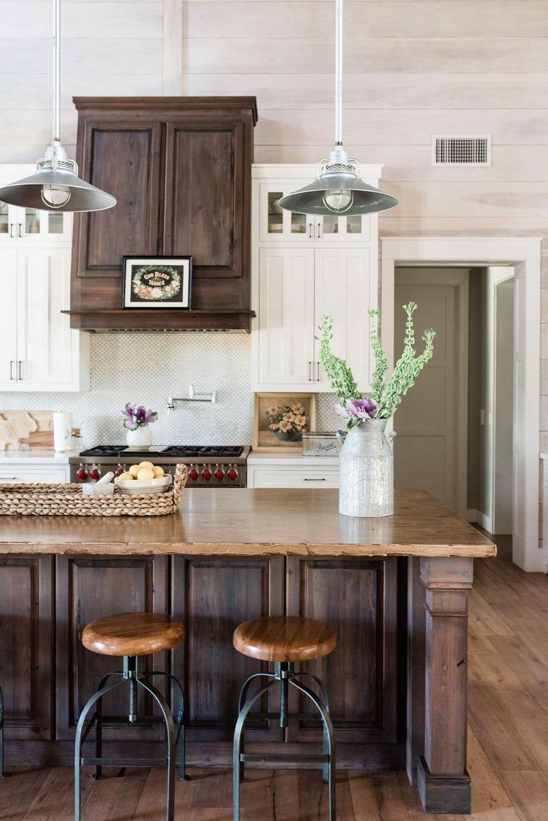 Leah Ashley's farmhouse kitchen