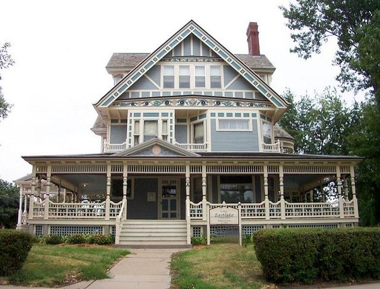 charles yates house built by architect ferdinand fiske late Victorian Stick- or Eastlake-style house