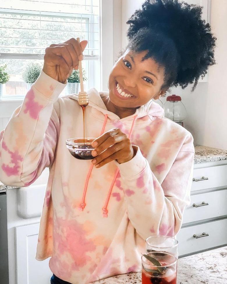 Jocelyn Delk Adams of grandbaby cakes with honey