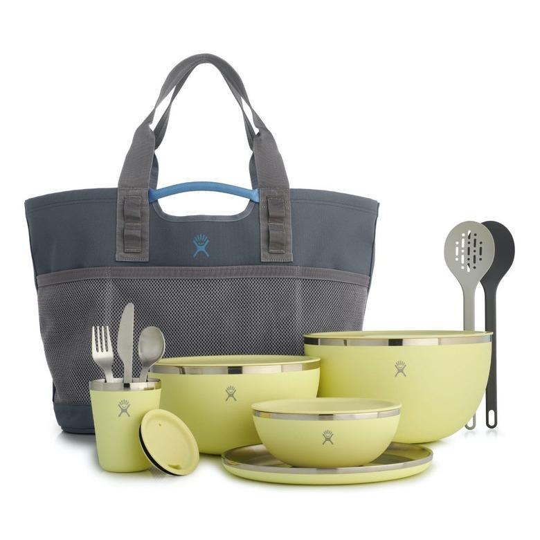 glamping-packing-list-dinnerware