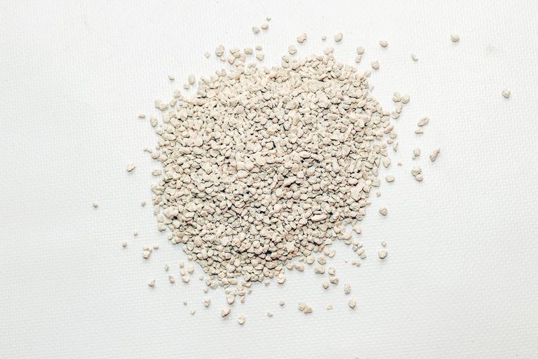 Soy ecological filler for cat litter, granules absorb moisture