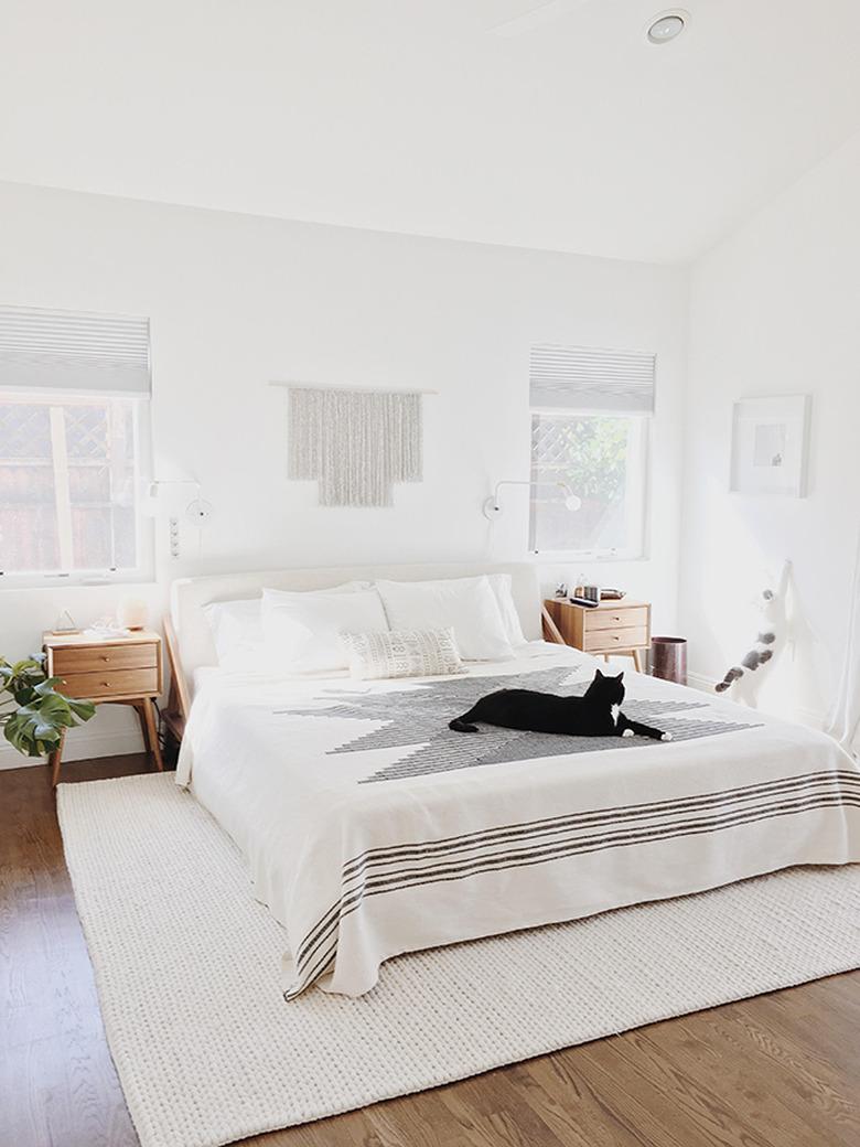 White bedroom ideas with texture