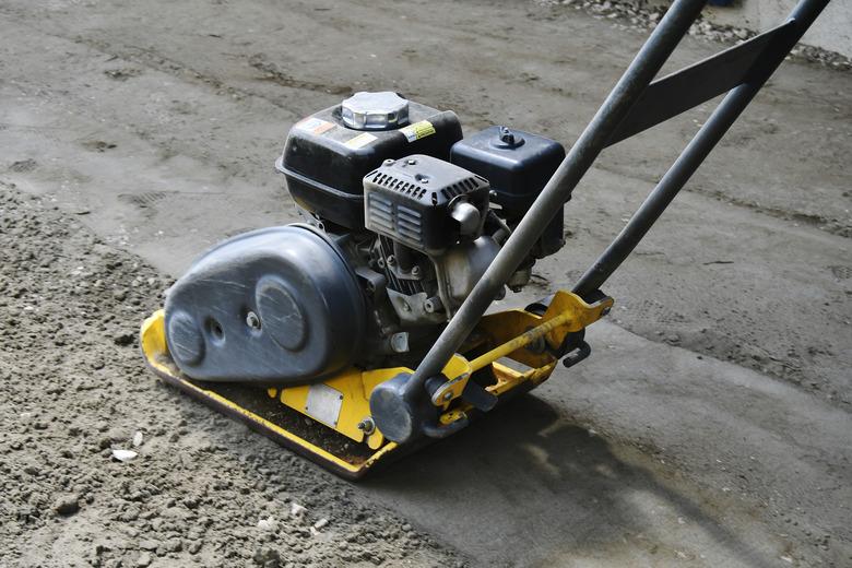 Vibrating Soil Compactor