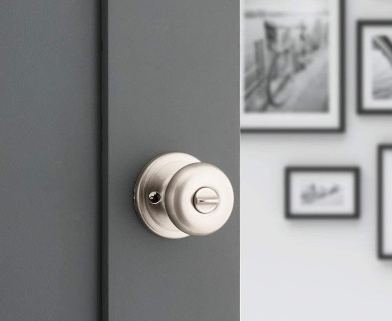 Kwikset Juno Privacy Knob, Satin Nickel