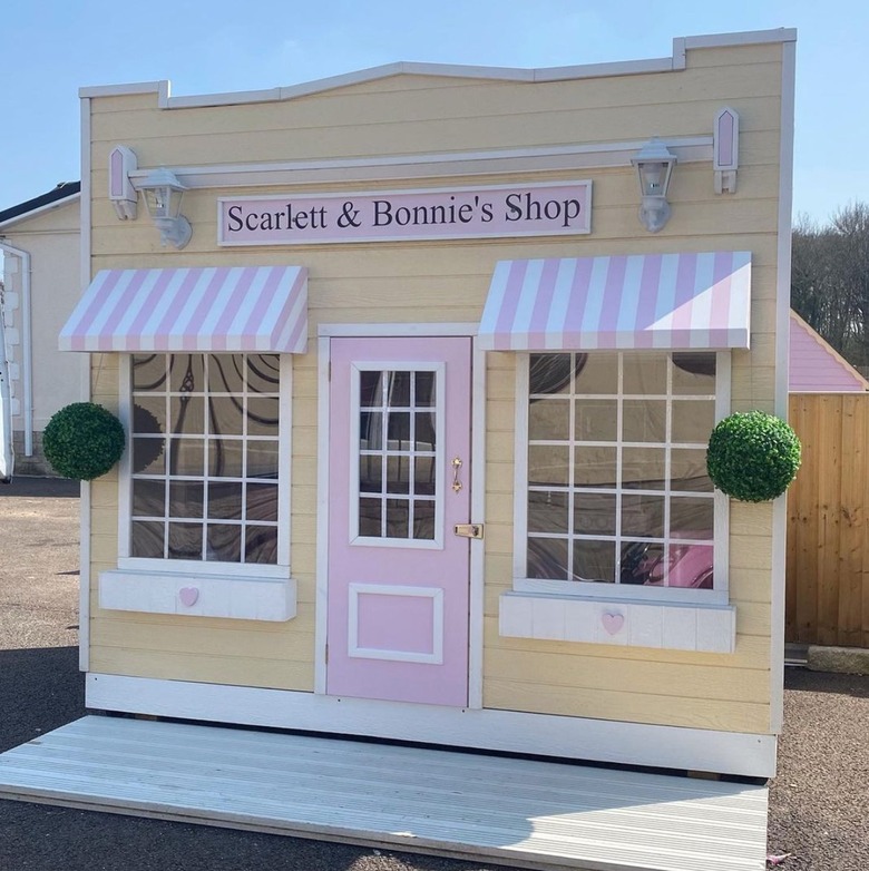 A storefront playhouse for children