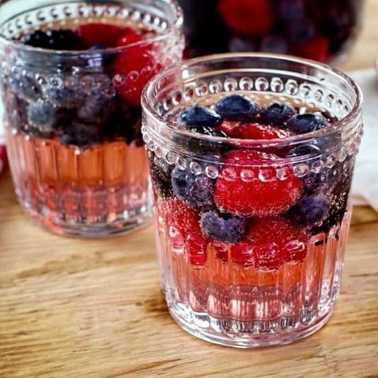 Tori Avey Vanilla Berry Sparkling Sangria