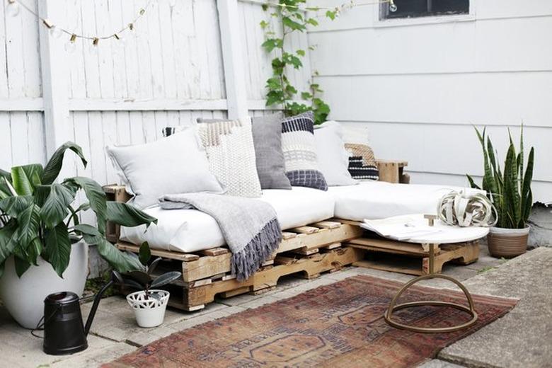 diy pallet couch