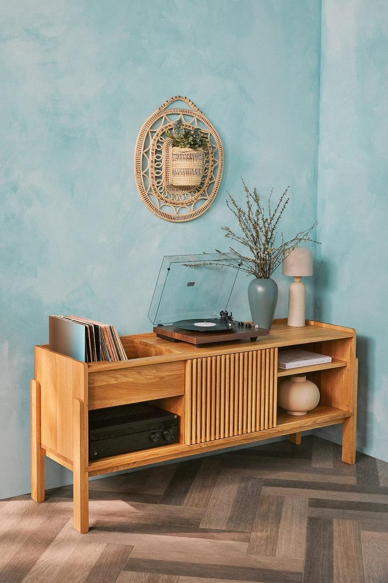 Etsy John Legend Creator Collab | LOOP – Record Player Stand