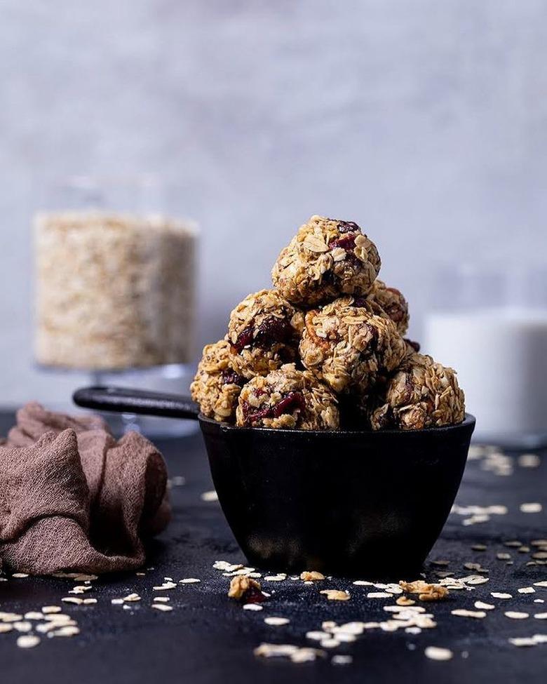 Orchids and Sweet Tea No-Bake White Chocolate Energy Bites