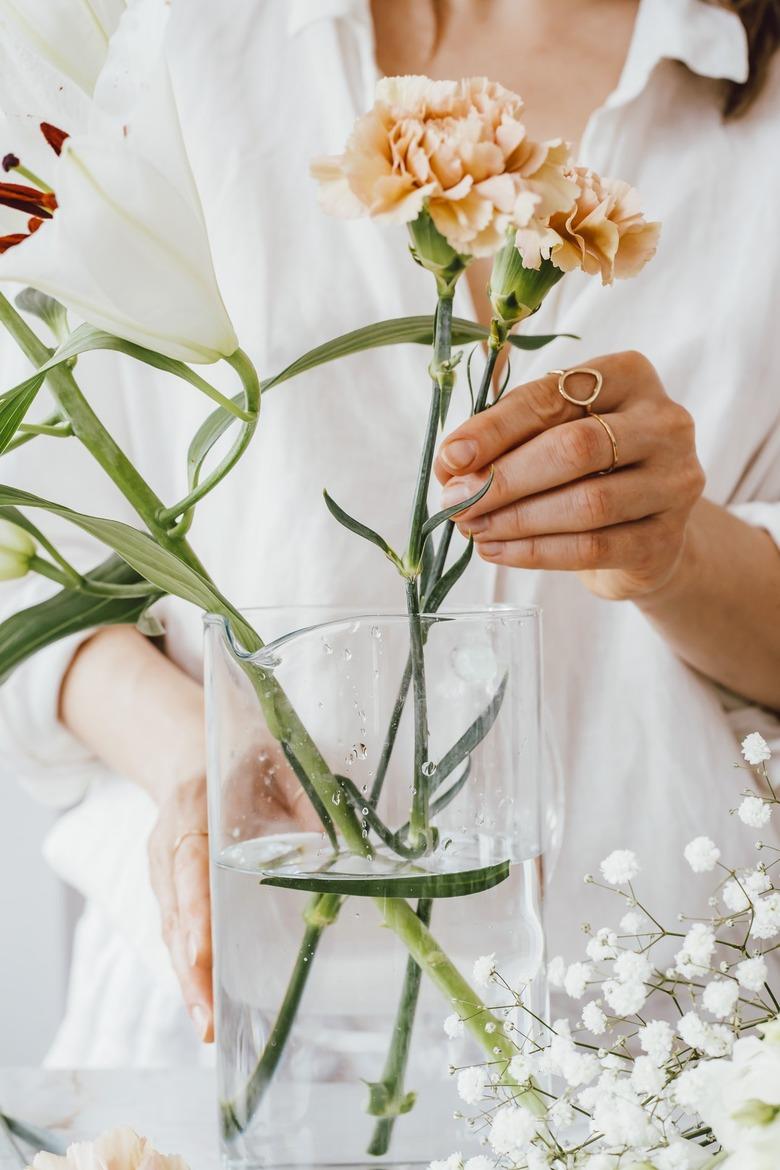 Put flowers in water immediately after cutting the stems