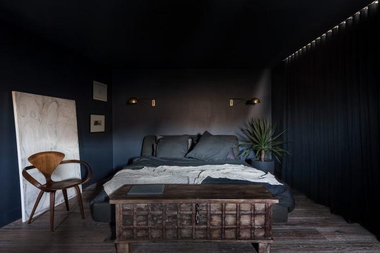 tone on tone navy blue bedroom color idea