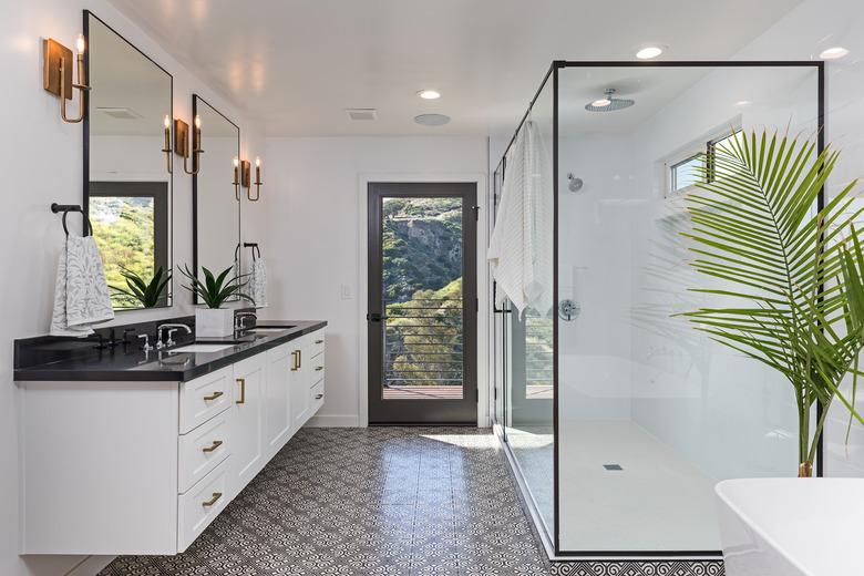 Beautiful Modern Bathroom