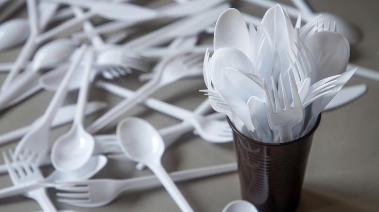 disposable forks and spoons