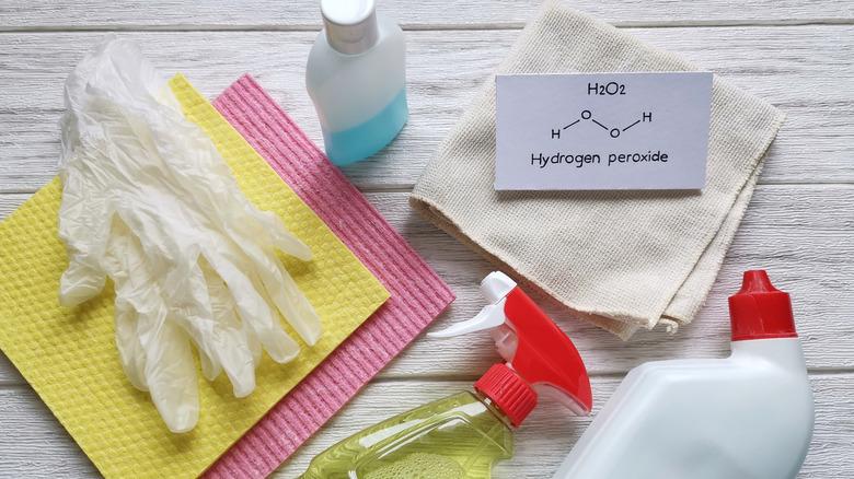 Hydrogen peroxide and gloves