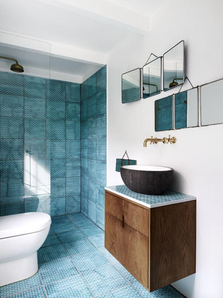 turquoise alcove shower