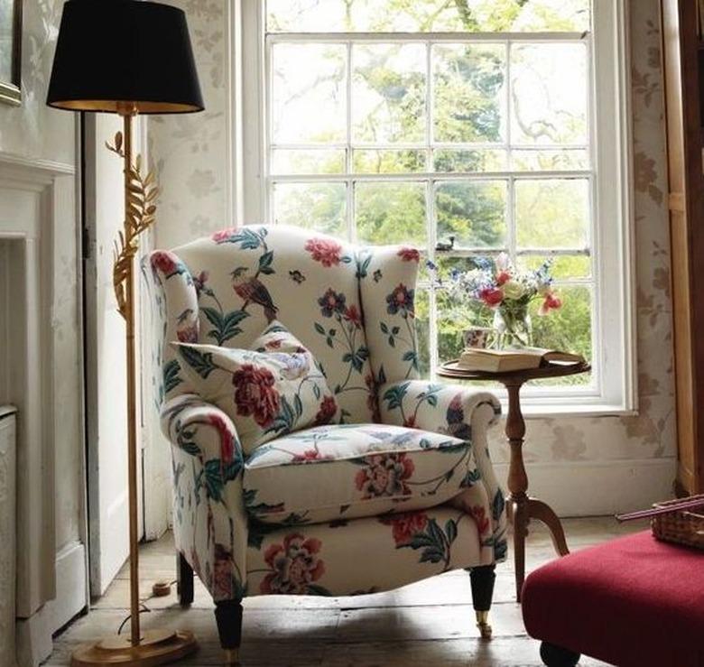 English cottage lounge chair