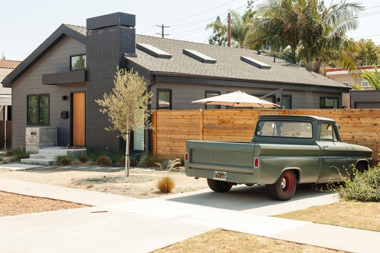 culver city farmhouse