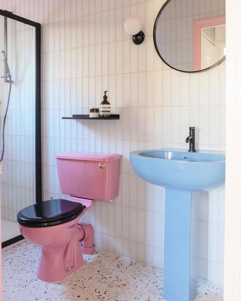 Bathroom Trends 2021 white and black bathroom with 70s pastel suite