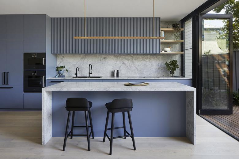 periwinkle and black kitchen color idea