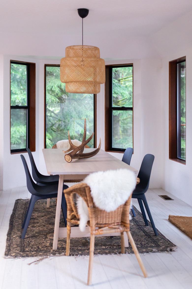 Cozy, Scandinavian-style dining room