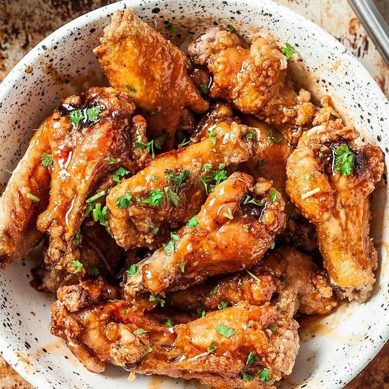 Chew Out Loud Honey Buffalo Chicken Wings