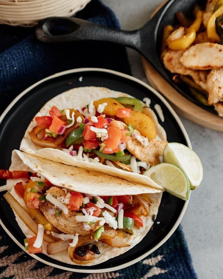 Muy Bueno Cookbook's Chicken Fajitas