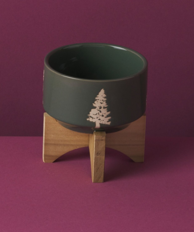 green holiday planter