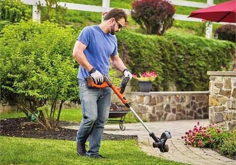 BLACK+DECKER LCC340C 40V MAX* Lithium-Ion Cordless String Trimmer & Sweeper Combo Kit