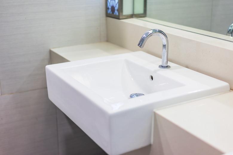 Basin faucets in bathrooms in luxury hotels.