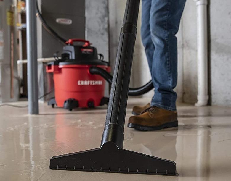 CRAFTSMAN 16 Gallon 6.5 Peak HP Wet/Dry Vac, Heavy-Duty Shop Vacuum With Attachments, Red