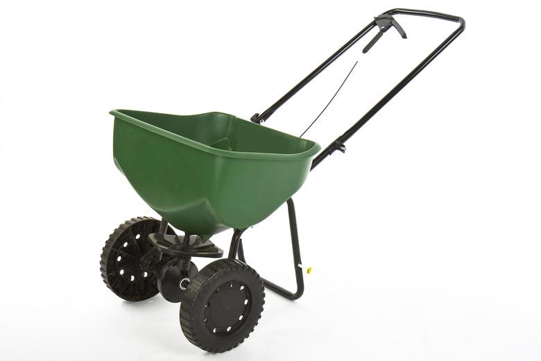 seed fertilizer spreader