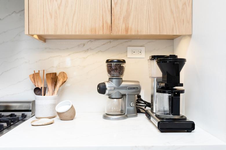 Coffee machine, coffee grinder, kitchen utensils