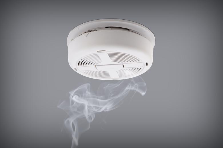 Smoke detector with wispy smoke