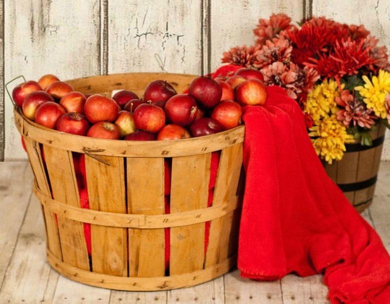 baskets of apples and mums