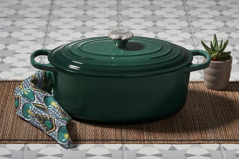 Le Creuset Signature Enameled Cast Iron 8-Quart Oval Dutch Oven with Lid