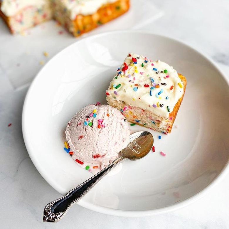 Cook Sleep Read's Confetti Snack Cake