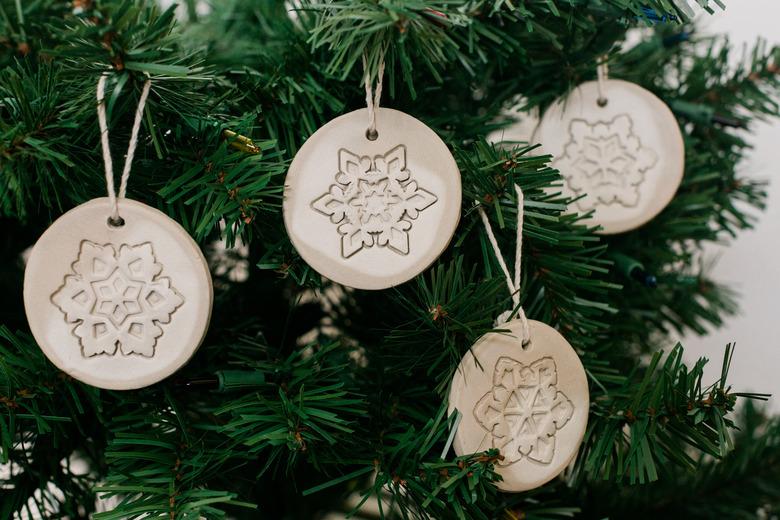 These DIY Stamped Air Dry Clay Christmas Ornaments are the perfect minimalist holiday décor.