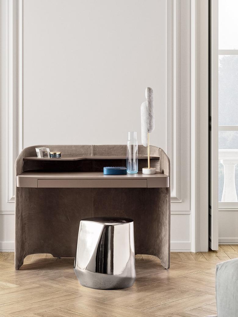 Pianca Chloé Vanity with mirrored stool