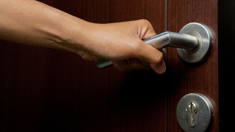 hand opening door handle