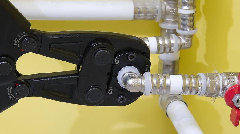 Crimping a PEX water supply line