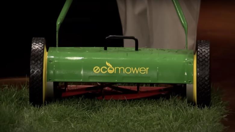 close up of the demonstration of the Ecomower on Shark Tank